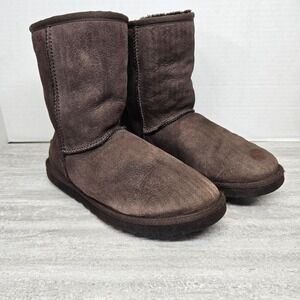 UGG Australia Classic Short Boots Chocolate Brown Sheepskin Lined Womens Size 9